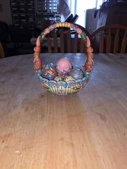 Jim shore basket