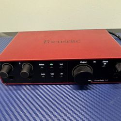 FOCUSRITE Scarlett 2i2 USB-C Audio Interface Gen 4 W/CABLE