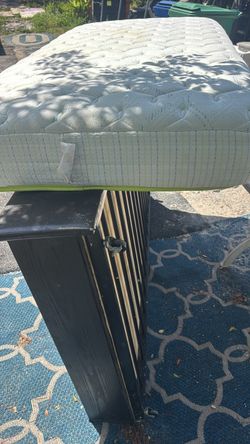 Cama personal con colchón