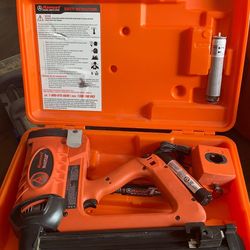 ITW Ramset Red Head TF1200 Trakfast Fastener With 3 T3 Fuels