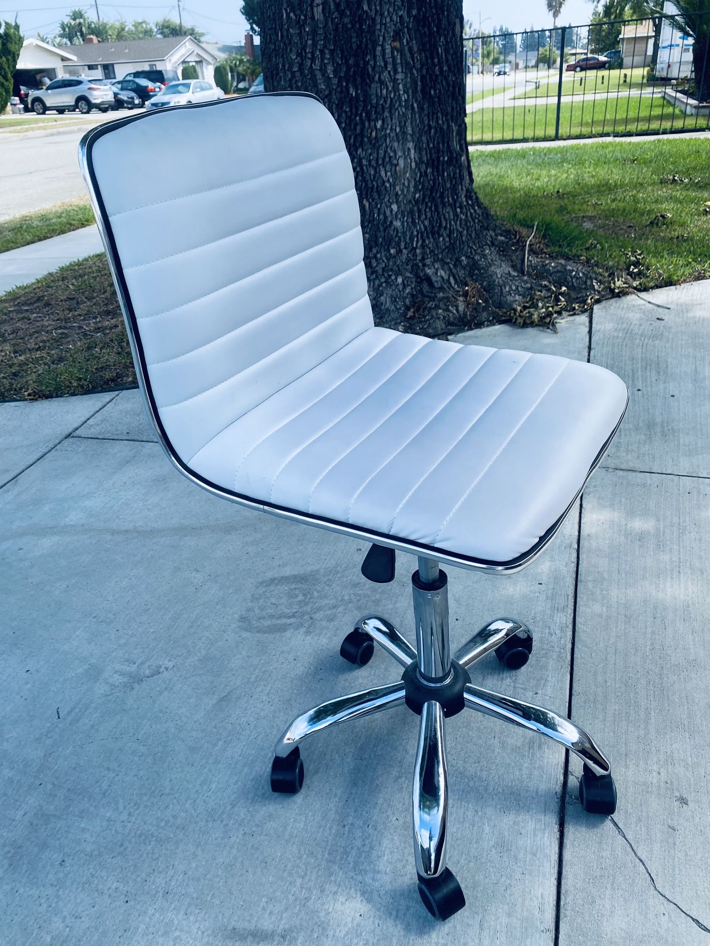 Adjustable office chair