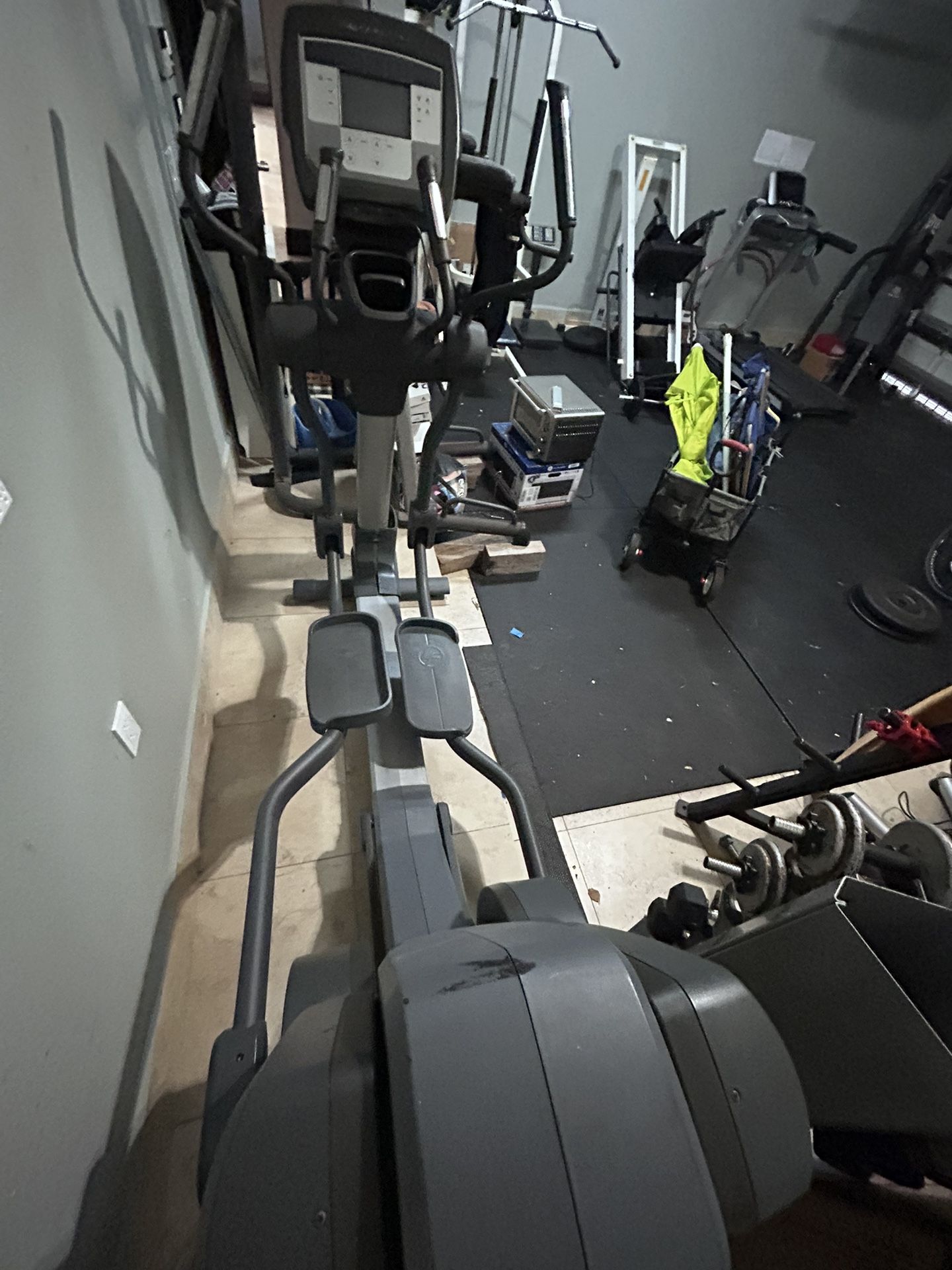 Commercial Elliptical Machine
