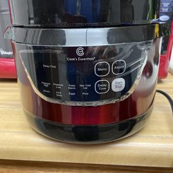 Cooks Essential 2.5qt Digital Pressure Cooker- New 