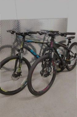 2 X Gt Mountain Bikes Both For 950$ Size Medium And Large 