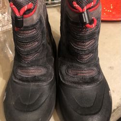 The North Face Boys Size 6 Winter Boots 