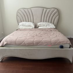 michael amini furniture king Bed 