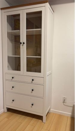 White cabinet