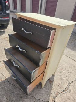 Dresser