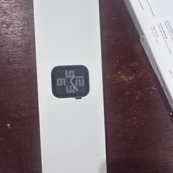 Apple Watch SE S/M 40mm Midnight Aluminum Case Midnight Sport Band 