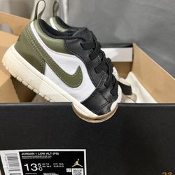 Jordan 1 Low Kids 13.5