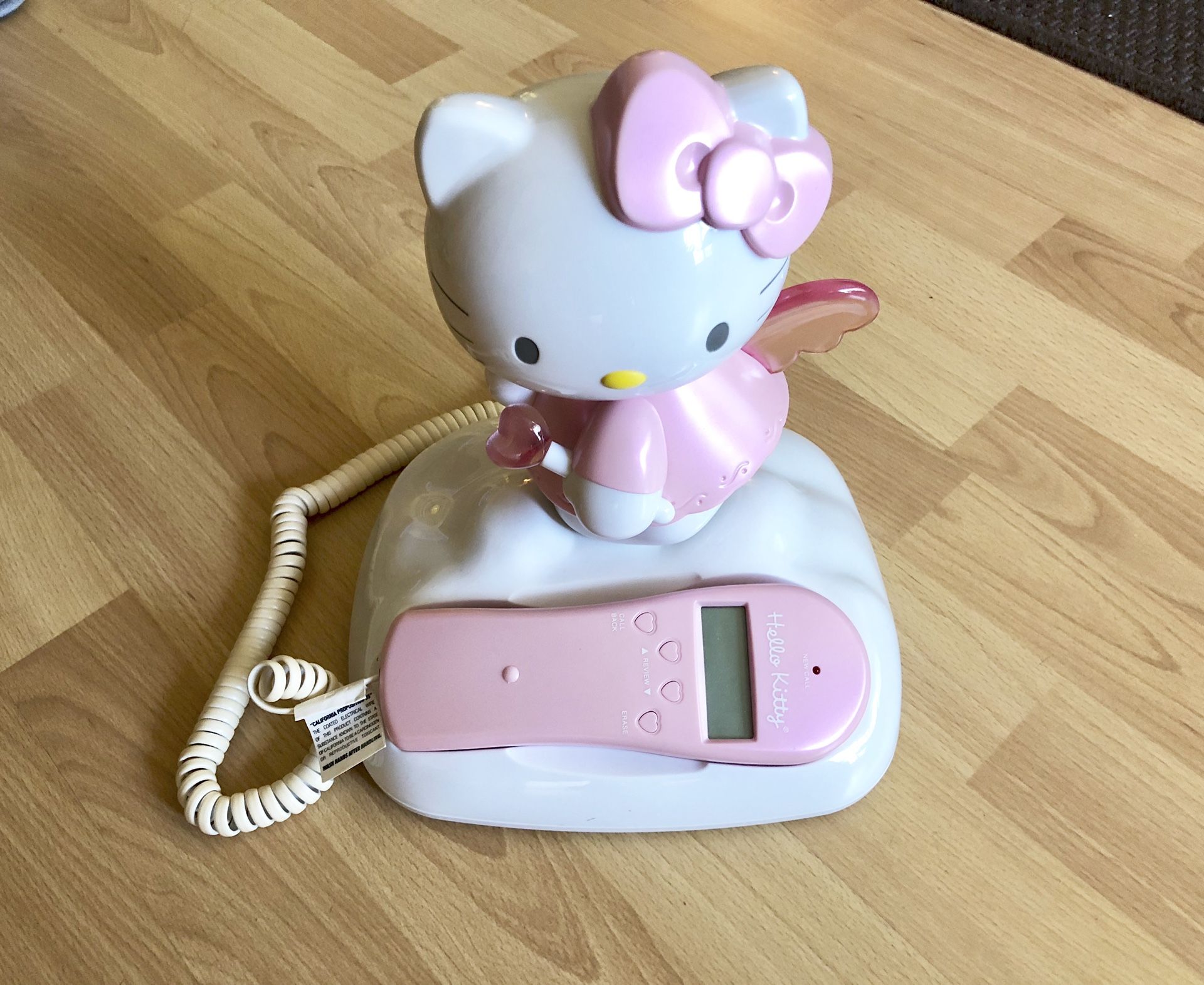 Hello Kitty telephone with caller ID