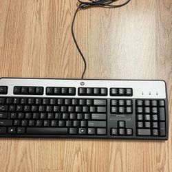 Hewlett-Packard Model KU-0(contact info removed)46-001 Wired Keyboard Tested and Working.
