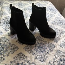 Black Booties 7W