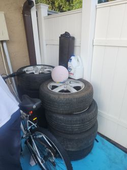 4x Honda tires 205/60R16