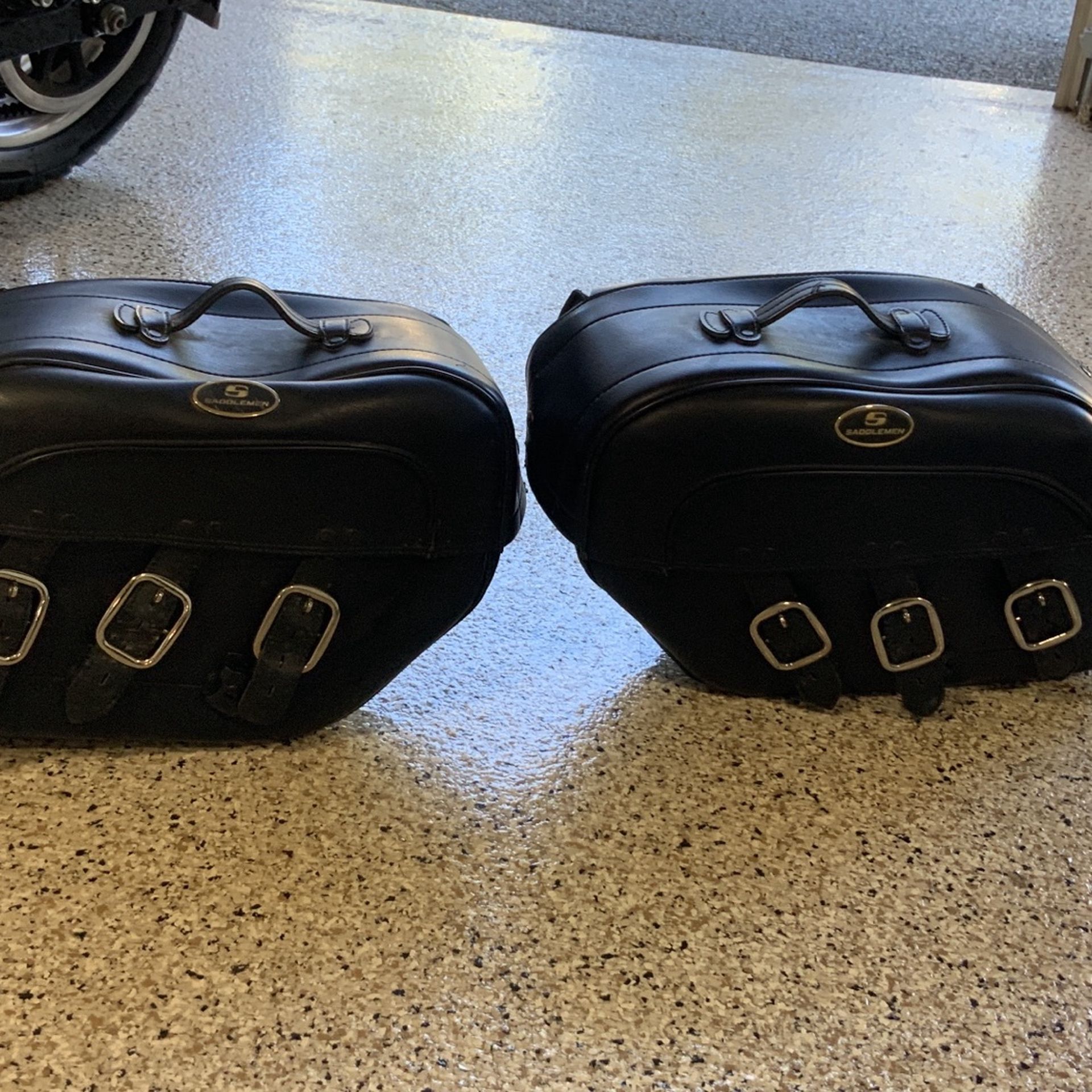 Saddle Bags Off 2008 Dyna