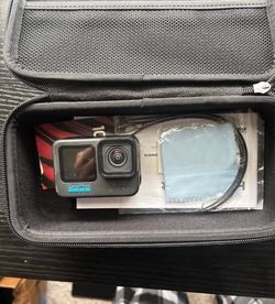 GoPro Hero 10 w/ 32gb micro sd