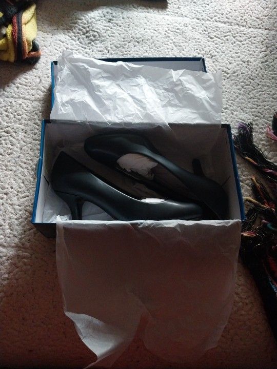 Easy Street Low Heel Pumps