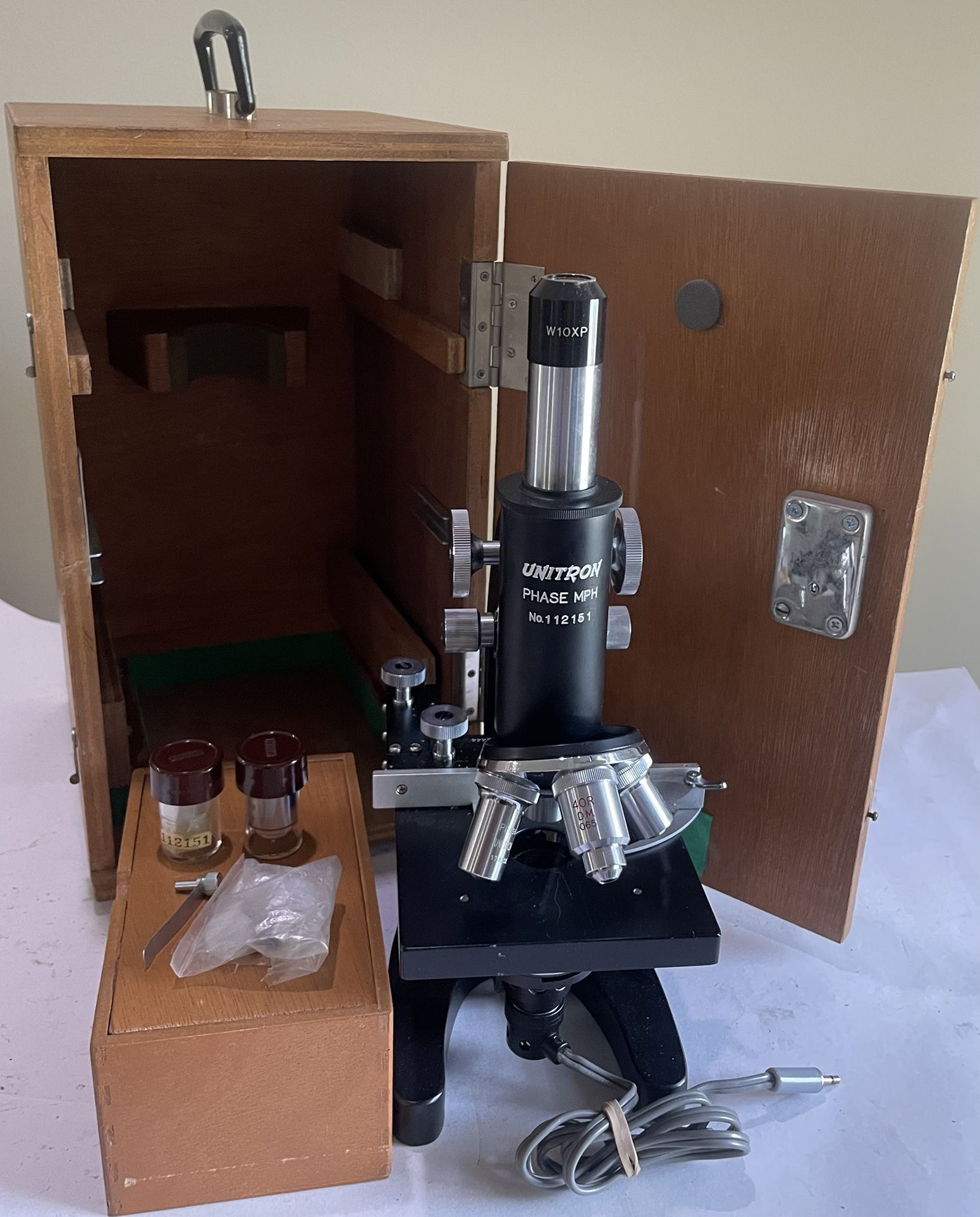 Vintage Unitron Phase MPH Microscope #112151 With Hard Wood Case Accessories