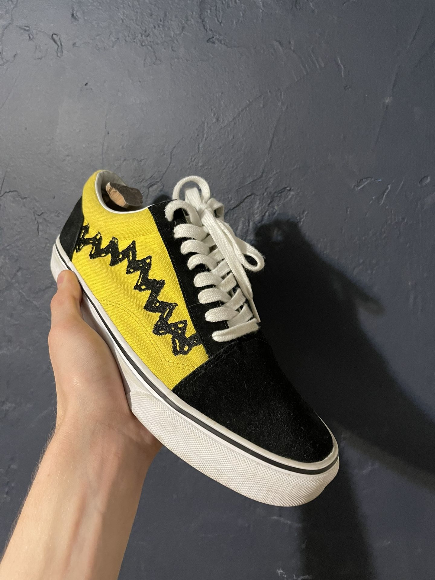 Vans Peanuts x Old Skool Charlie Brown size 10 with box
