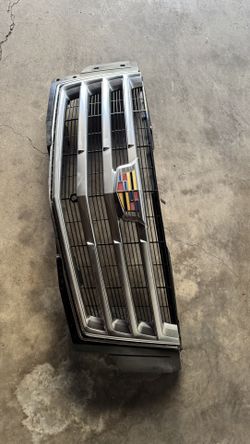 Cadillac Escalade Grille and Chrome Hood Bessel
