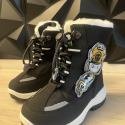 Kids Snow Boots (Excellent Condition)