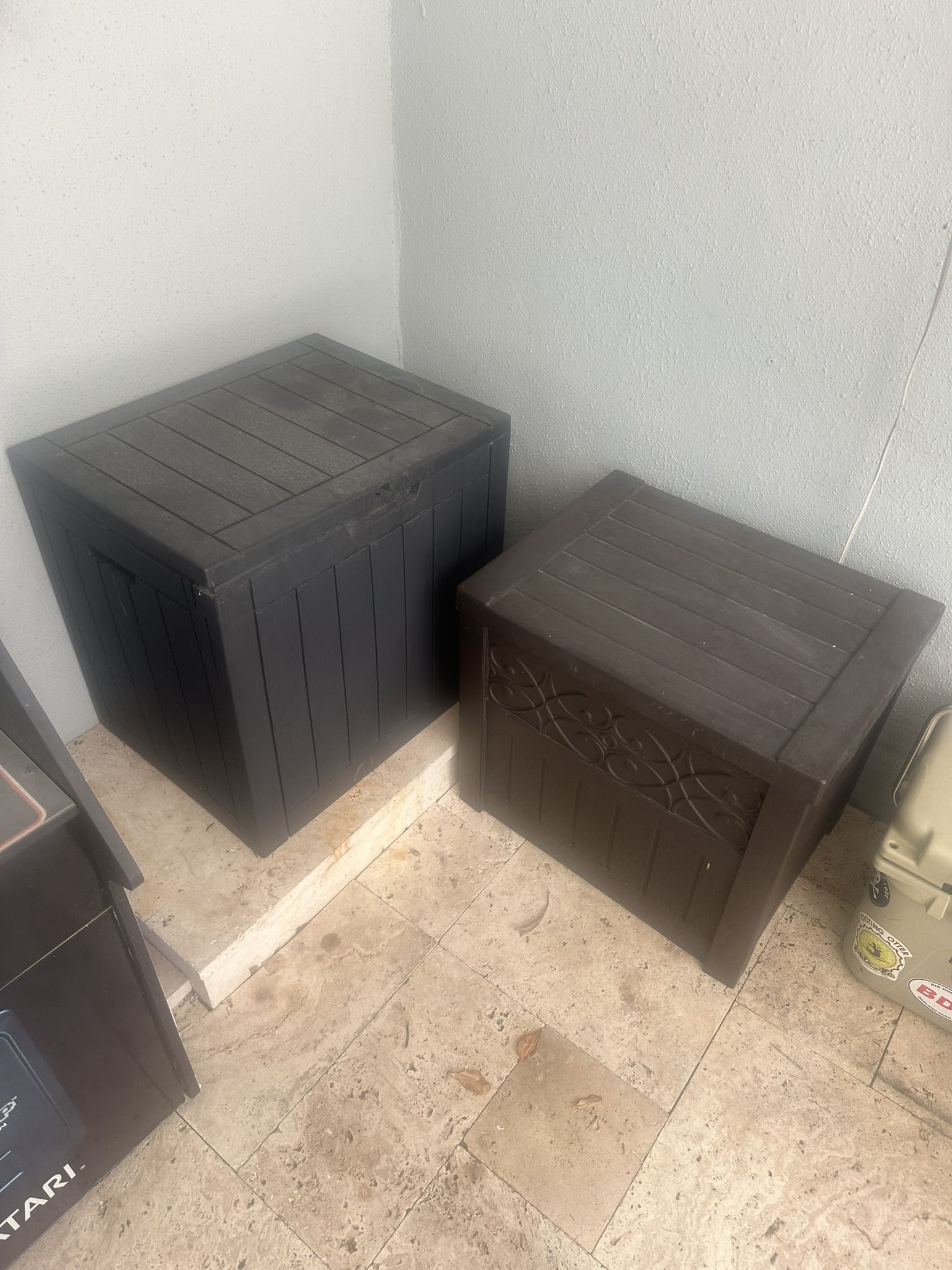 2 Resin Deck Boxes