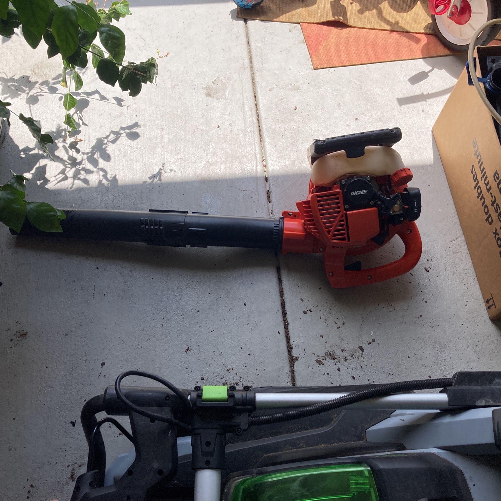 Gas Handheld Leaf Blower
