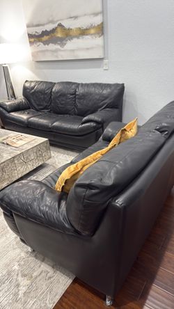Black leather Sofa and loveseat
