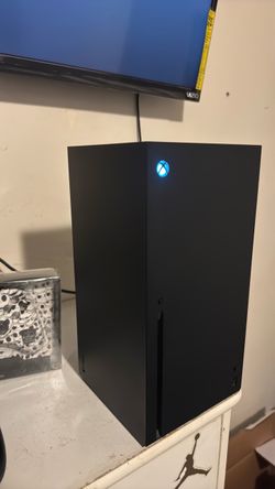 Xbox series x (perfect condition)