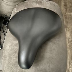 Schwinn Commute Pathway Bicycle Saddle, Foam Padding, Black