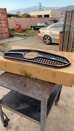 Mercedes Benz Front Grille  2023 GLC 300