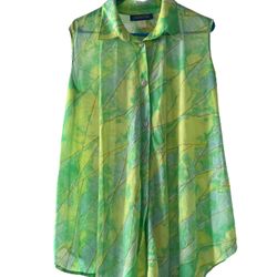 ART NOVEAU EVA TUNIC BY CLUB DEL SOL SWIMWEAR.  Cover Up Green Beautiful green with gold tones translucent. Comes from a pet and smoke free household.