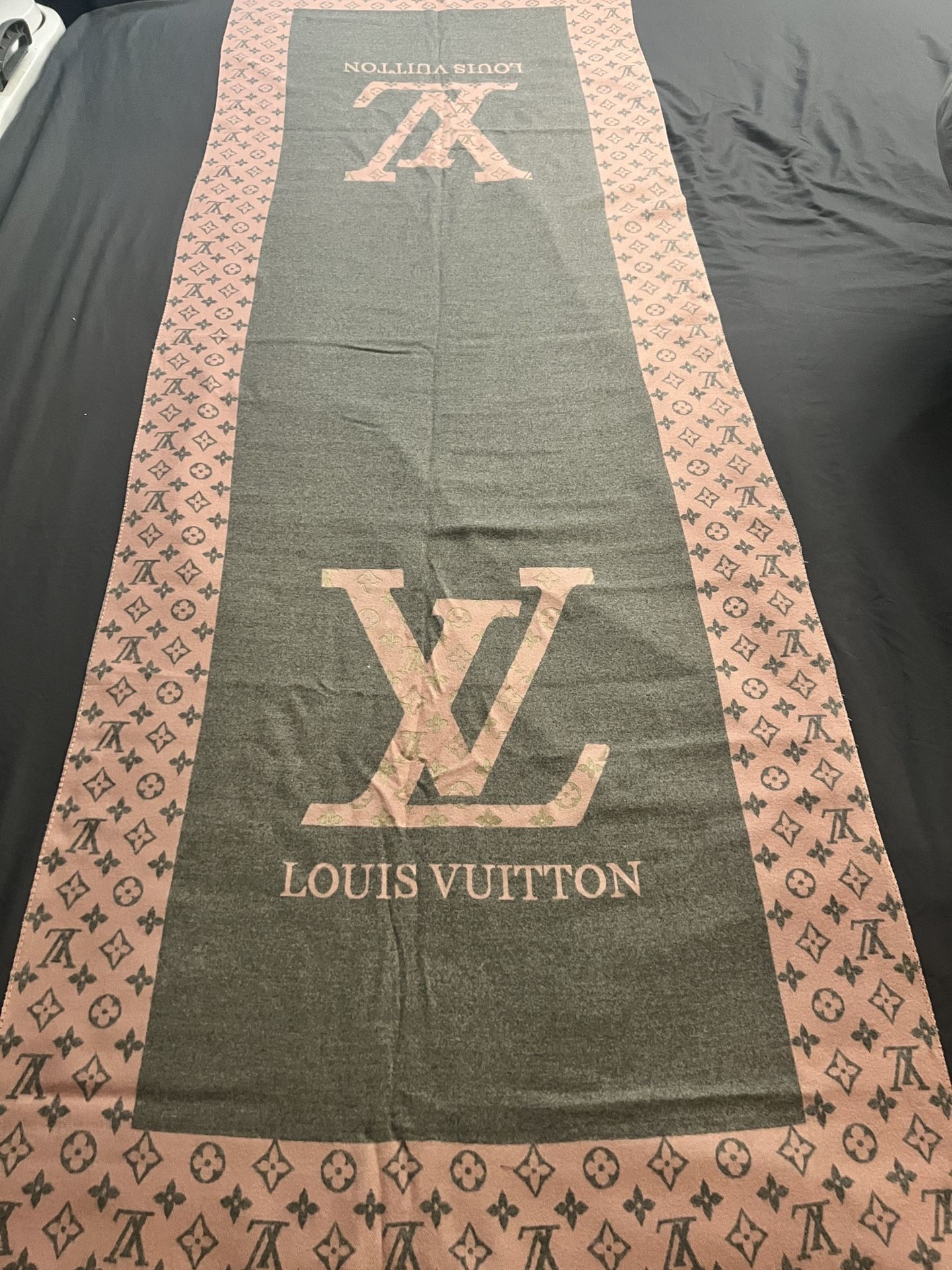 Louis Vuitton Women’s Scarf – Large, New, Authentic