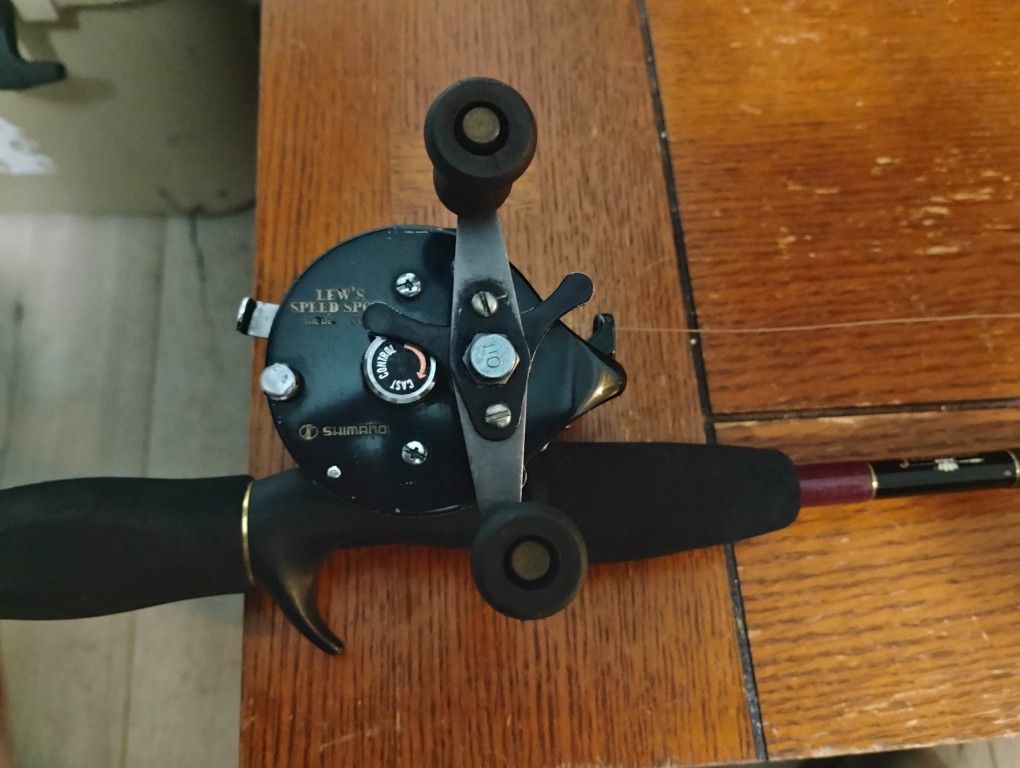 Lew's Shimano Bb-1 Bait Cast Reel With Fenwick Rod