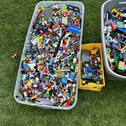Legos 100 LBs Clean Ultimate Collection 