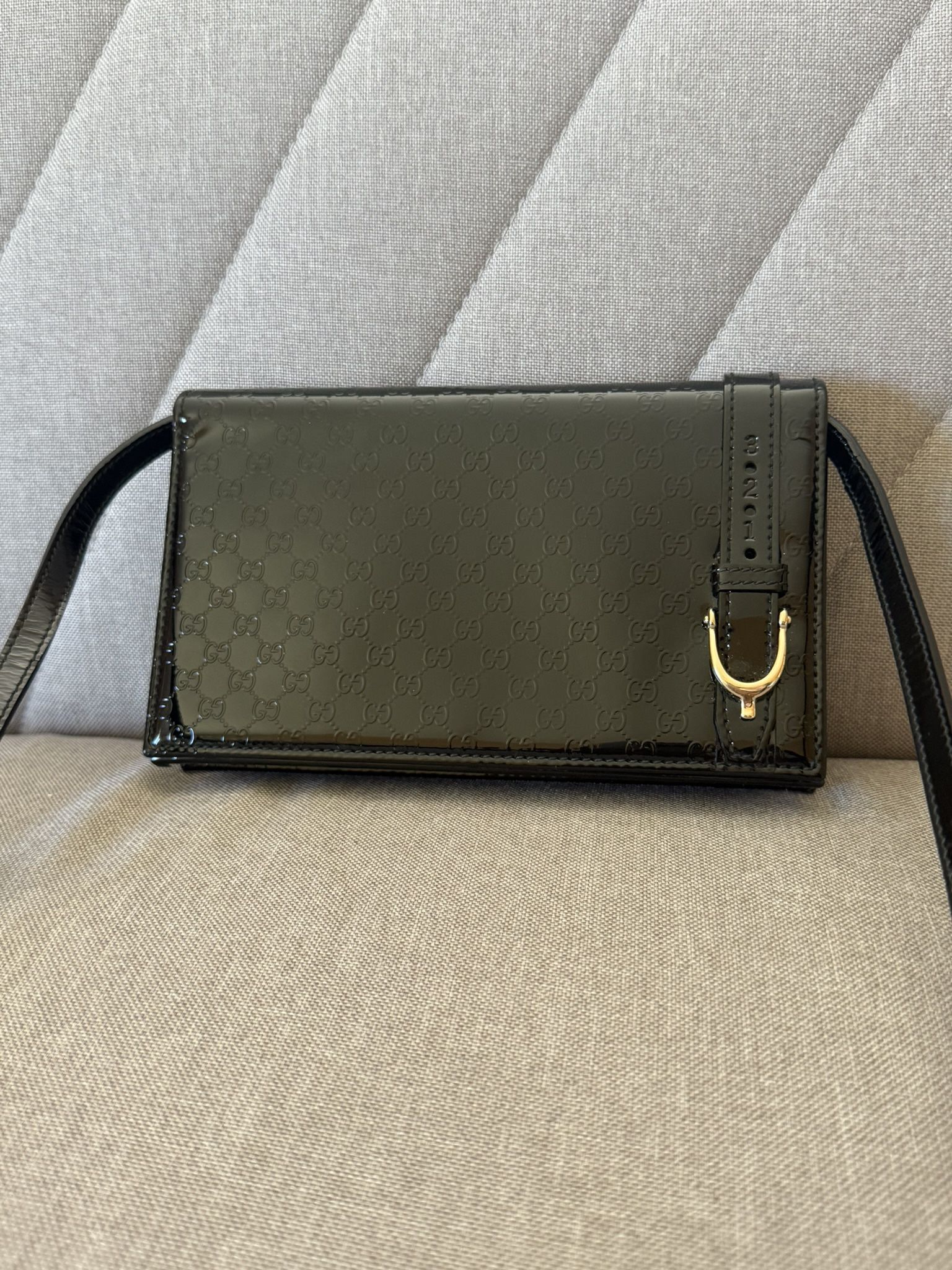 100% Authentic GUCCI GG Microguccissima Nice Crossbody / Long Shoulder Wallet – Black Patent Leather