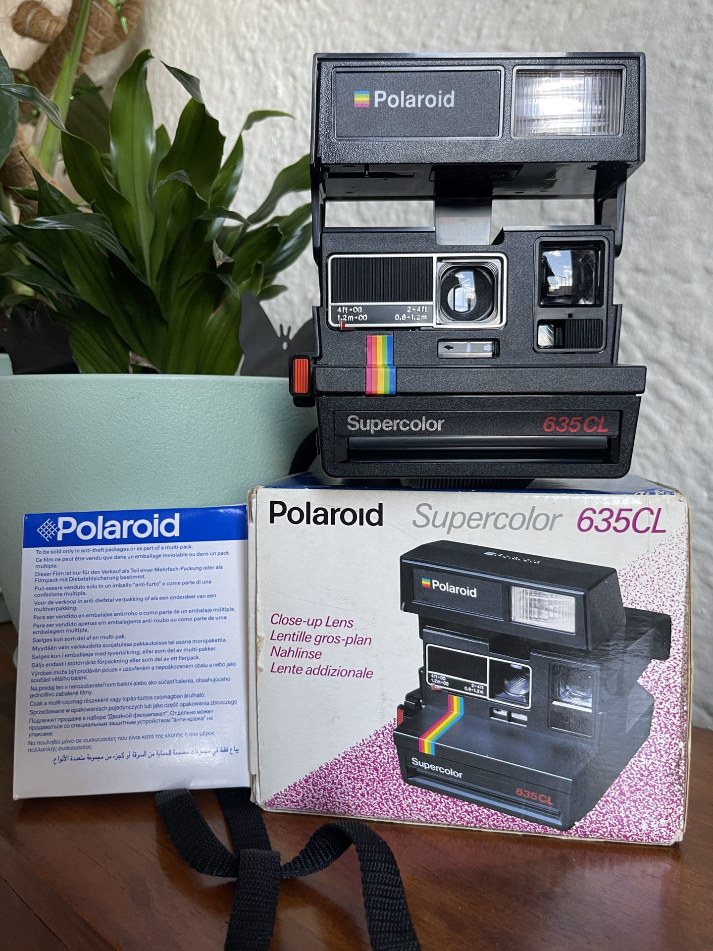 Vintage POLAROID Super Color 635CL Instant Film Camera 