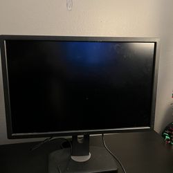 Dell Ultra-Sharp LED Monitor 24" Widescreen 1900x1200