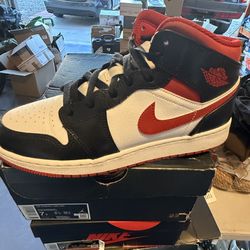7Y Air Jordan one mids