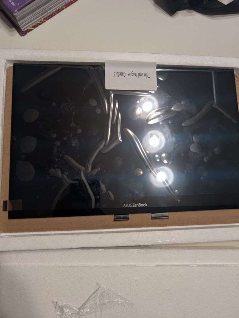 ASUS ZenBook 1920x1080 LCD OLED - ATNA33XC11