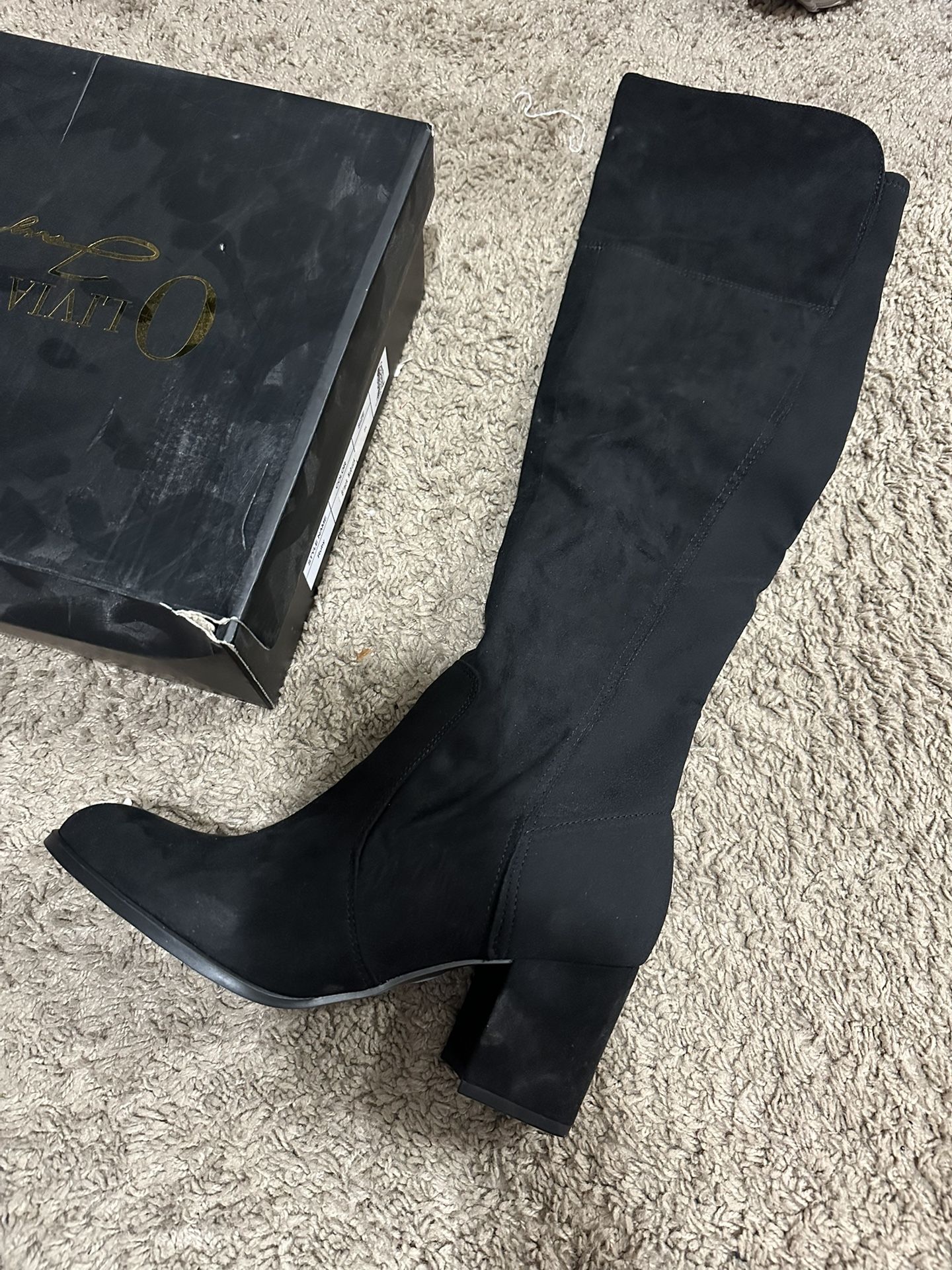 Woman Knee High Black Boots