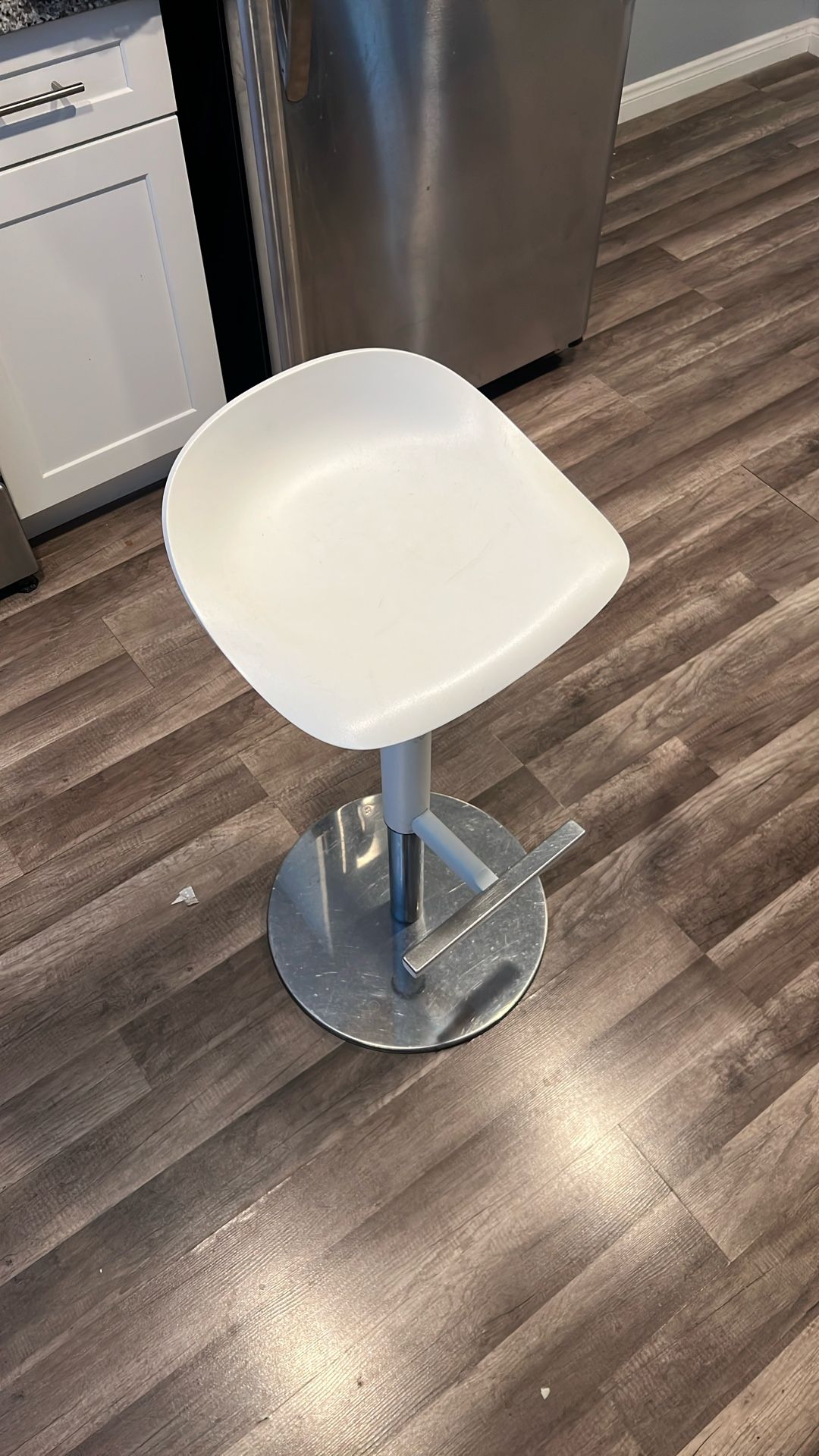 Bar stool