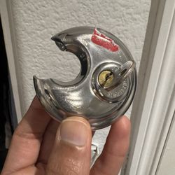 Master Lock Disc Padlock – Heavy-Duty Stainless Steel with Key