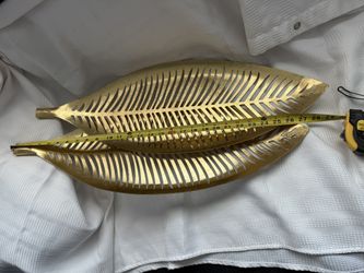 Wall decor gold Leaf 28 “ Long