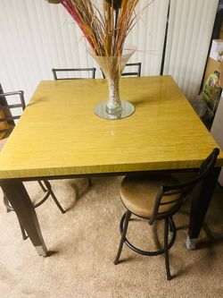 Table set [4 chairs]