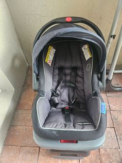 Graco SnugLock 35 Infant Car Seat