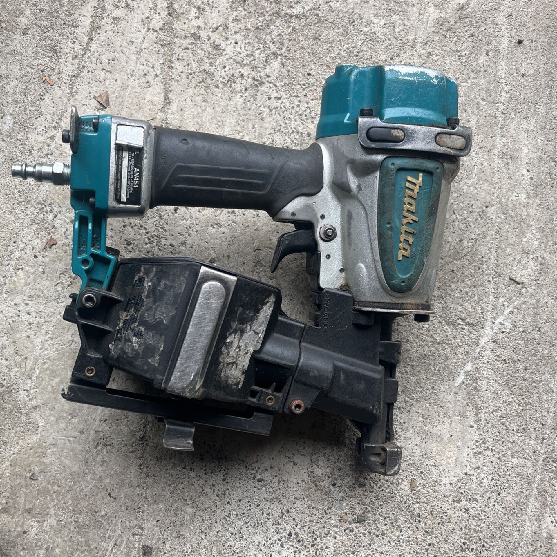 Makita An454 Coil Nailer