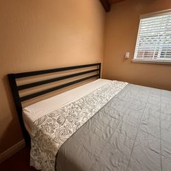 Combination: Memory Foam King Mattress & Bed Frame 