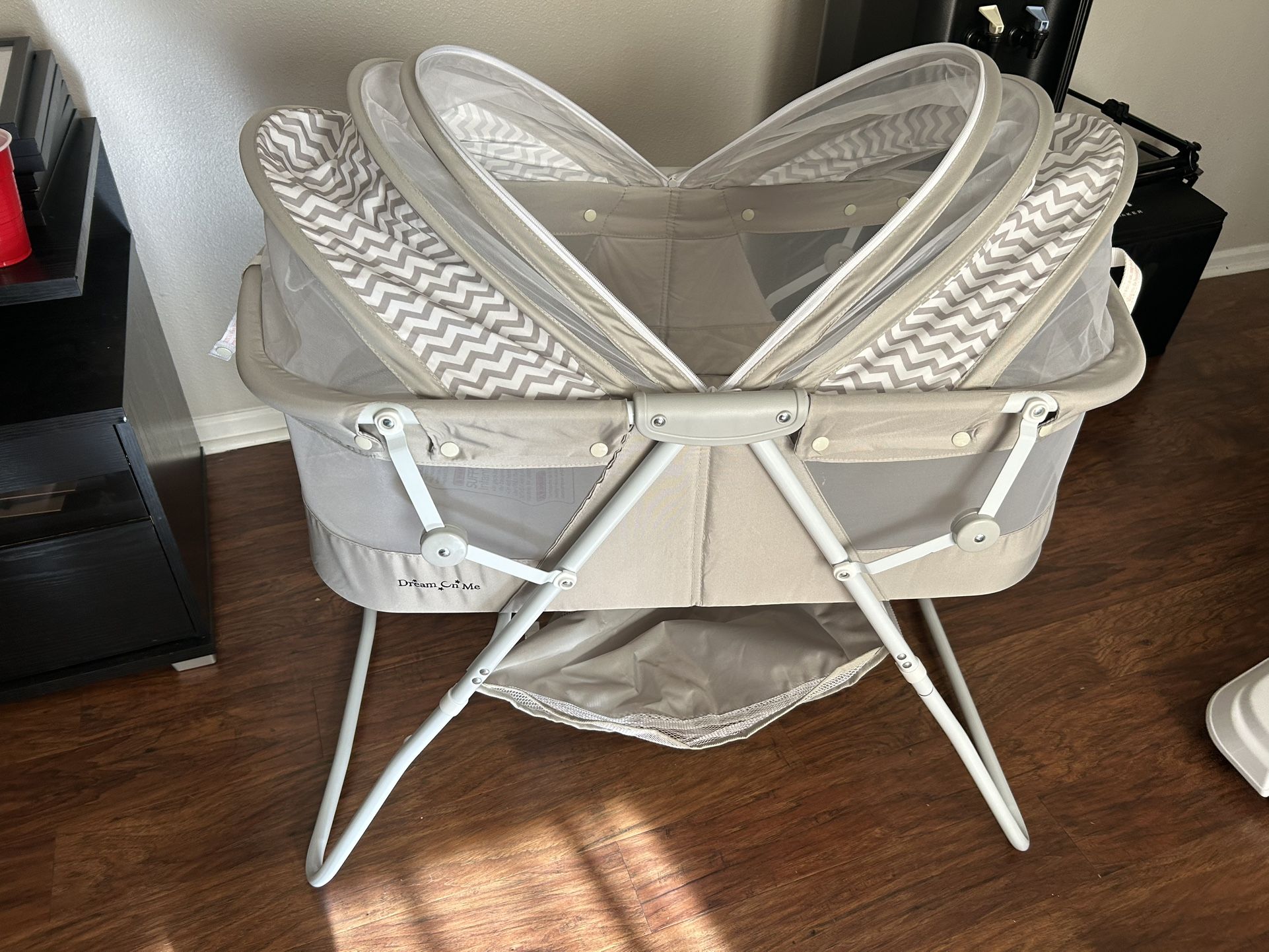 Indoor Outdoor portable Bassinet