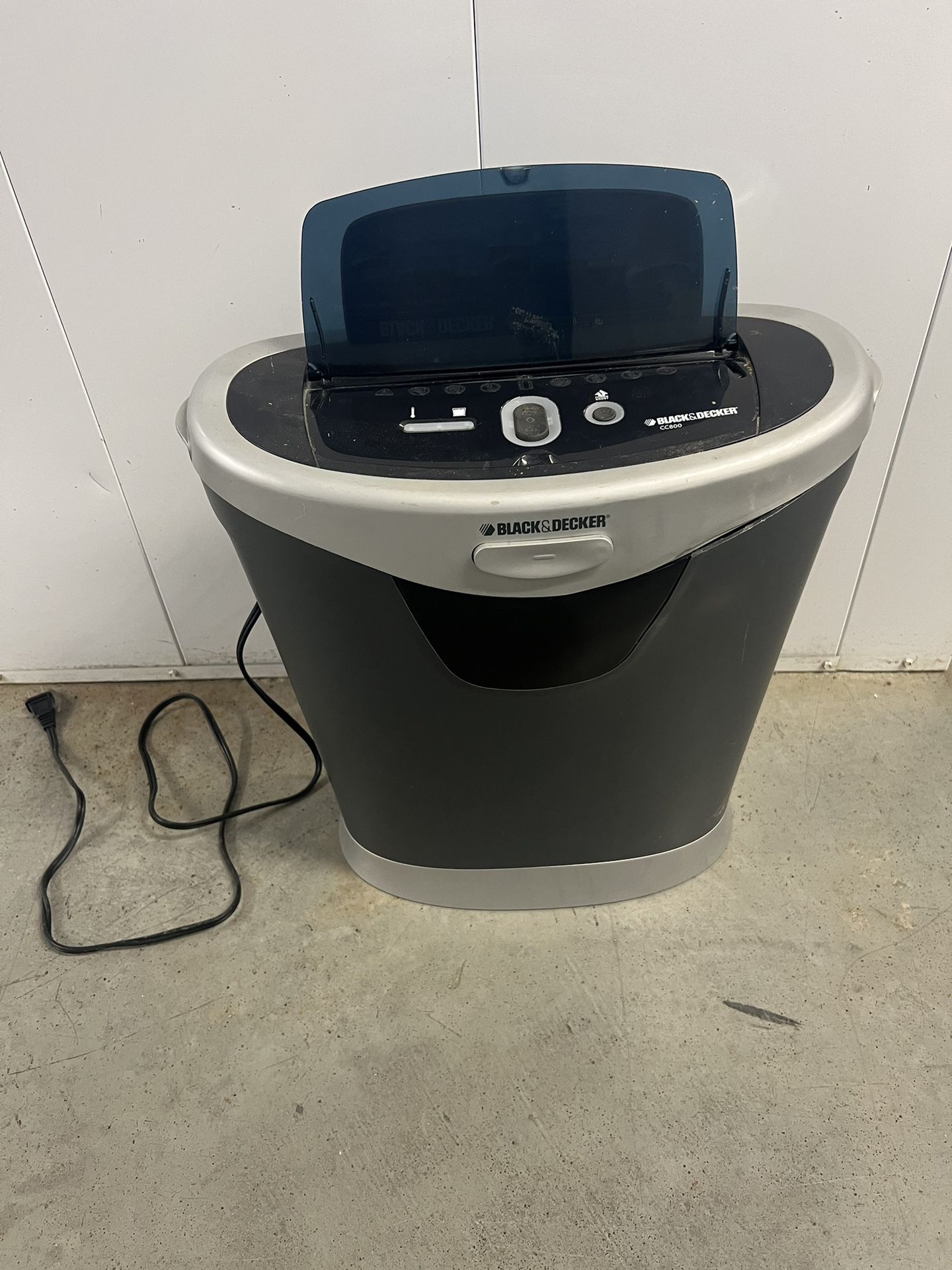 Paper/Card Shredder - Black And Decker CC800